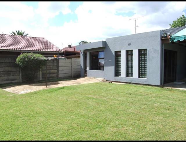 5 BEDROOM HOUSE FOR SALE IN ONTDEKKERSPARK